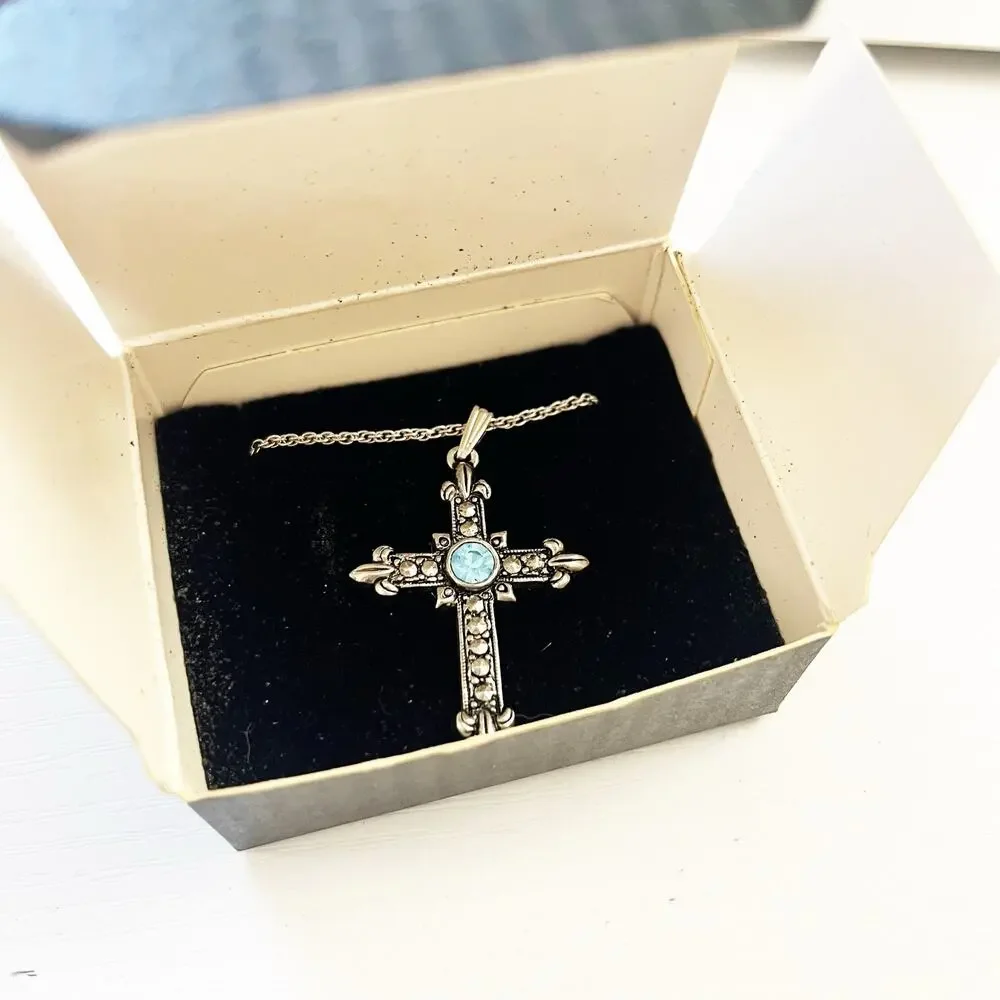 Avon Vintage Graceful Cross Pendant Necklace Silver with Blue Stone 1992